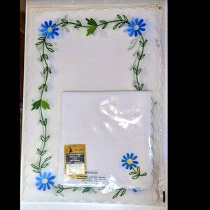 Daisy Embroidered Lace Placemats & Napkins Set (x4)